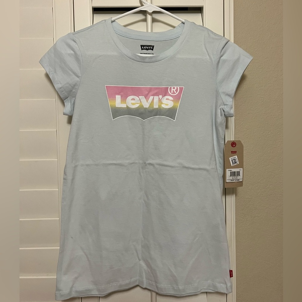 T- shirt